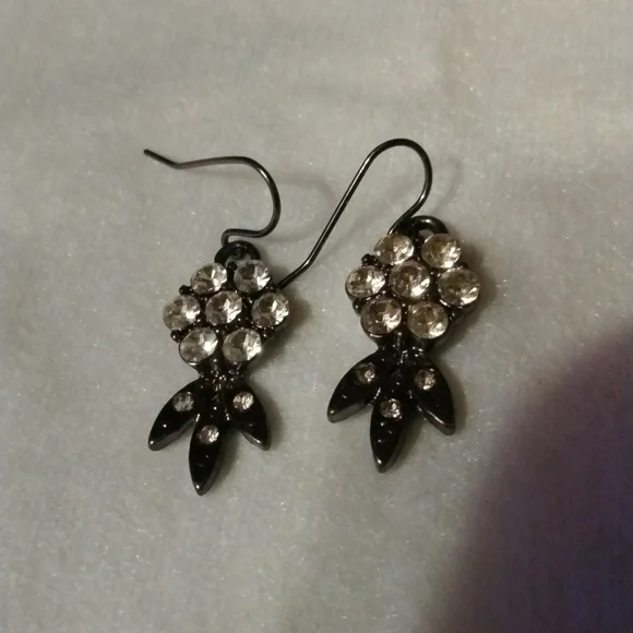 Pineapple earrings black with rhinestones NWT (sku 223) - Picture 4 of 4